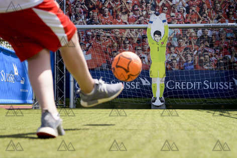 金年会足球守门员-1